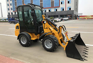 One Unit Mini Loader HL908E with CE and Euro 5 Engine Exported to Italy