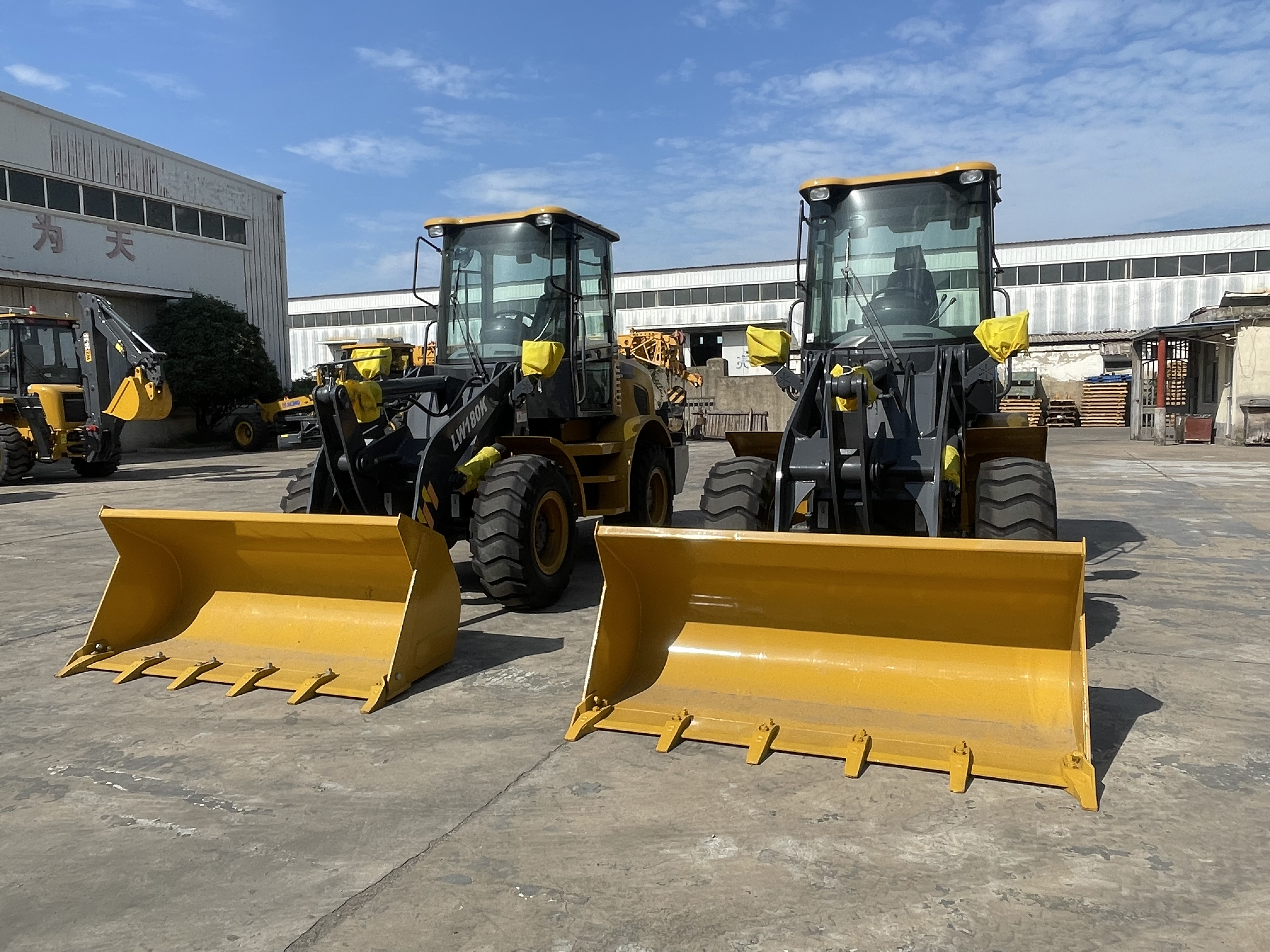 2 Units XCMG LW180K Wheel Loader Exported to Colombia